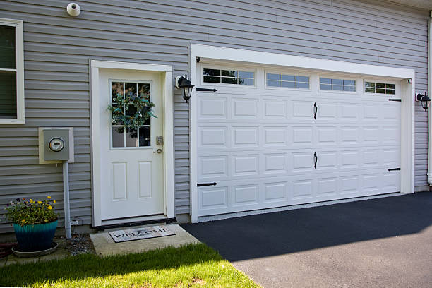 24/7 Emergency Garage Door Panel Replacement experts in Davis County County, IA